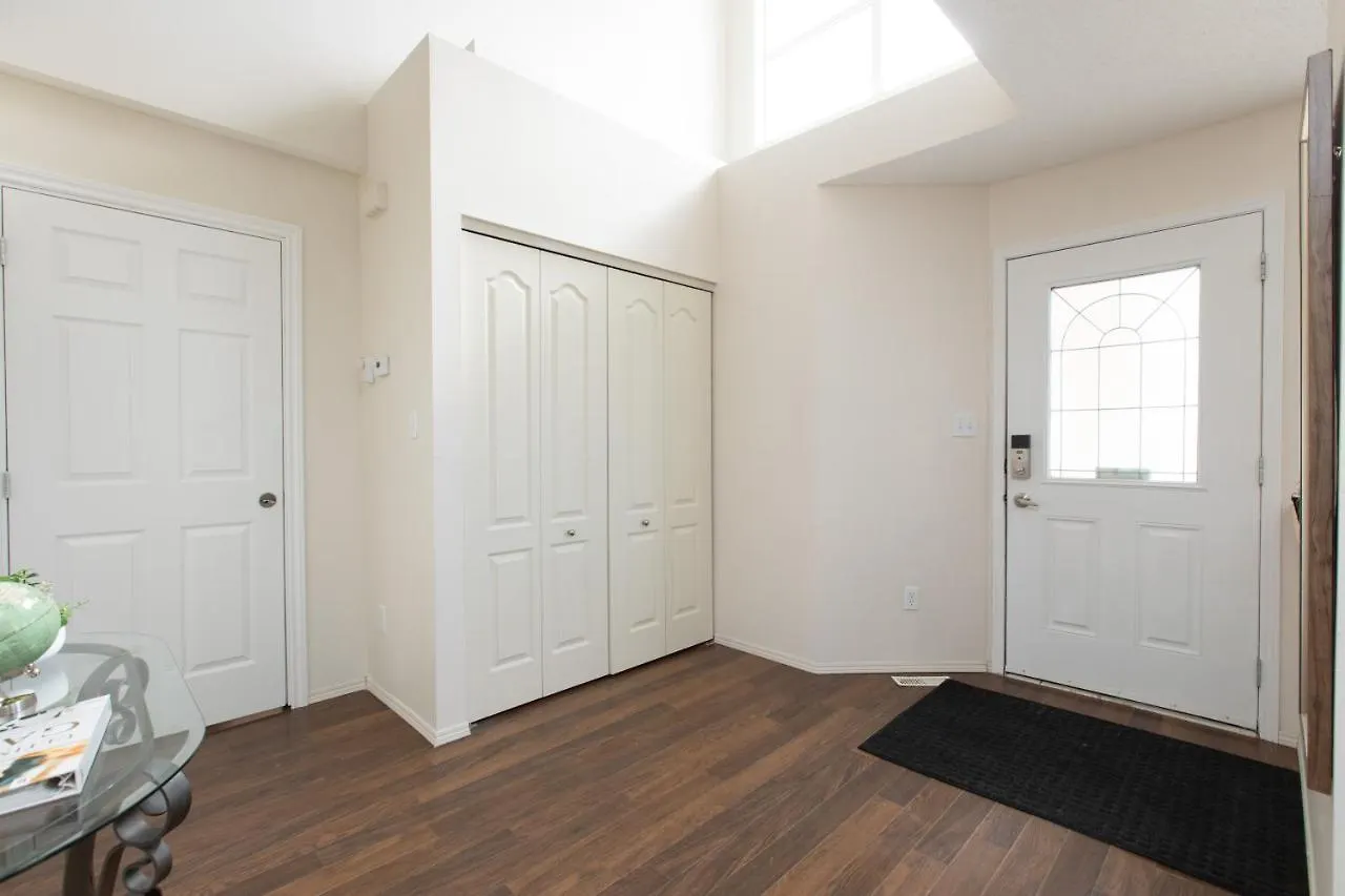 Penzion Elegant 6 Bedroom House Near U Of Manitoba Winnipeg