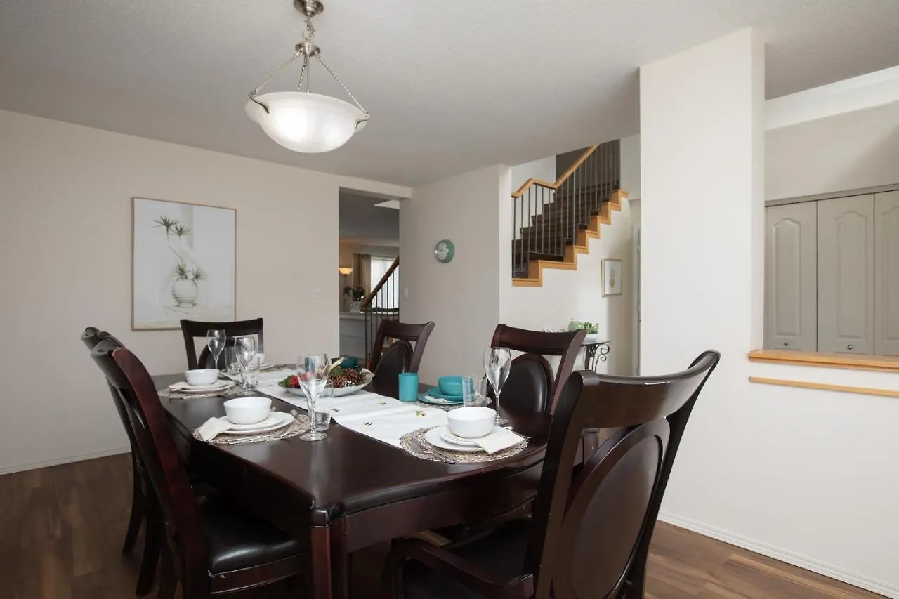 Elegant 6 Bedroom House Near U Of Manitoba Winnipeg