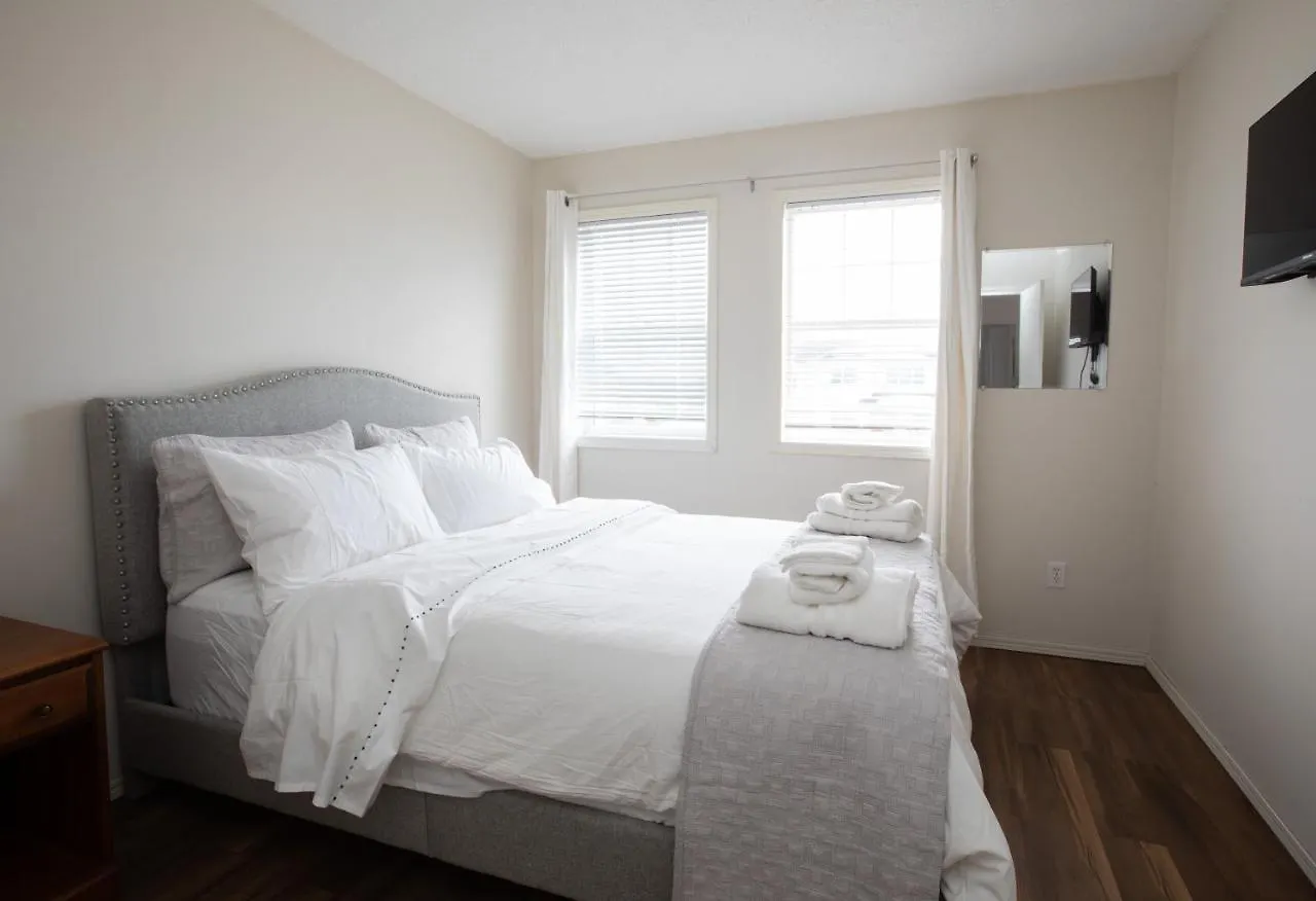 Elegant 6 Bedroom House Near U Of Manitoba Winnipeg