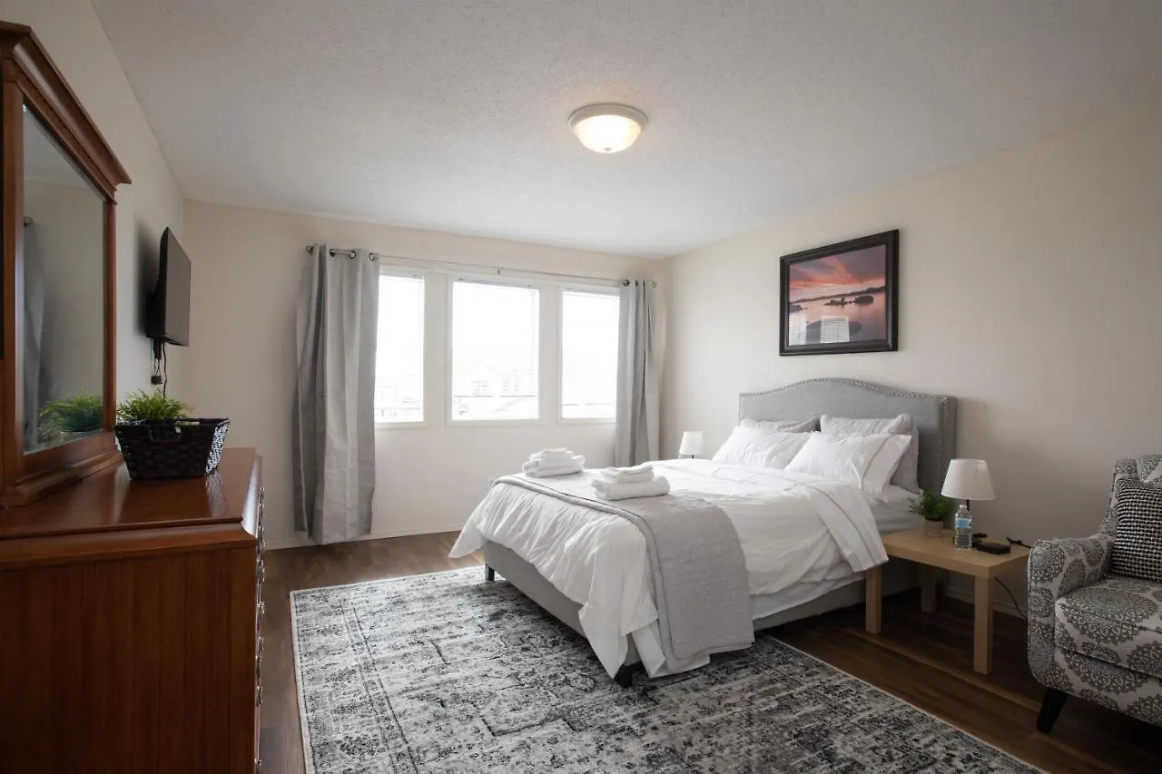 Elegant 6 Bedroom House Near U Of Manitoba Winnipeg 0*,