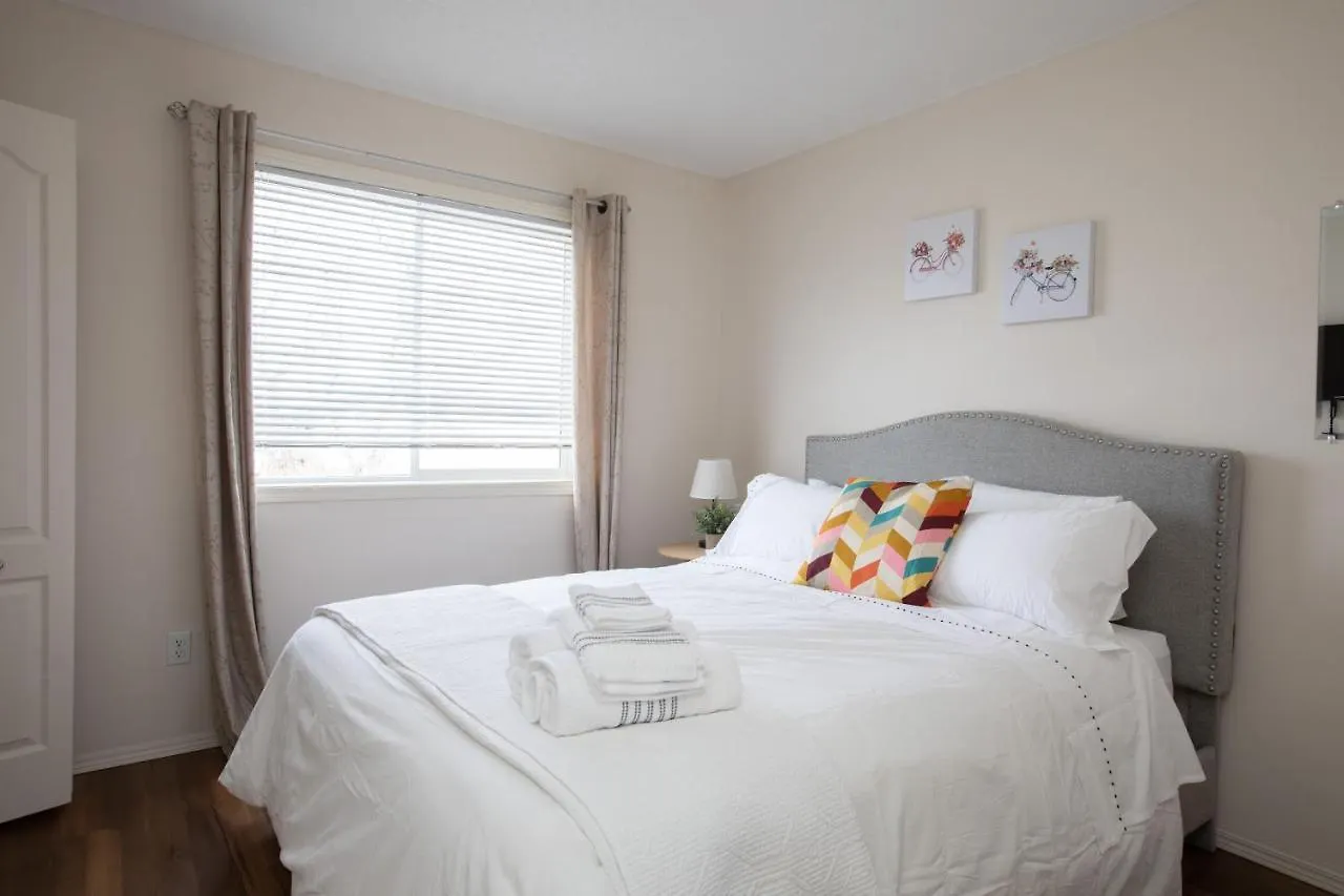Elegant 6 Bedroom House Near U Of Manitoba Winnipeg Guest house