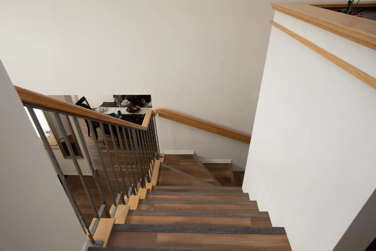 Guest house Elegant 6 Bedroom House Near U Of Manitoba Winnipeg Canada